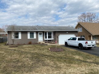 3212 W Hunter Path, McHenry, IL 60050