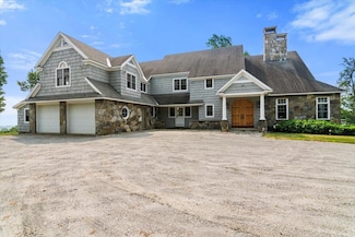 19 Old Town Rd, Bondville, VT 05340