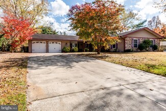 9 Twilight Ln, Willingboro, NJ 08046