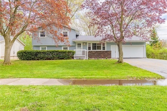 4 Sands Rd, Rochester, NY 14624