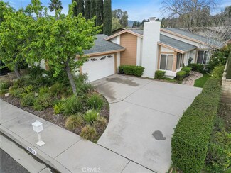 25821 Parada Dr, Valencia, CA 91355