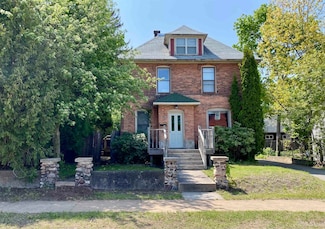 409 Oak St, Marquette, MI 49855
