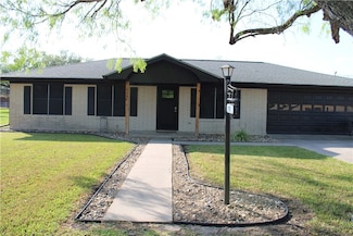 710 S Leona St, Orange Grove, TX 78372