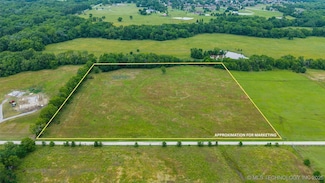 0002 Silver Lake Rd, Bartlesville, OK 74006