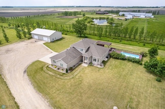 11011 72nd St S, Horace, ND 58047