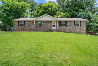 18 Binks Dr, Clarksville, TN 37042