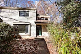 27 Farmington Chase Crescent, Farmington, CT 06032