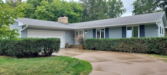 3008 Highcrest Rd, Saint Paul, MN 55113