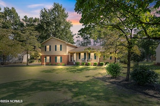 2711 Brookhaven Dr, Kinston, NC 28504