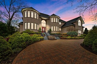 15W730 90th St, Burr Ridge, IL 60527