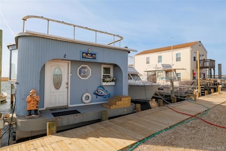 220 Shore Rd, Seaford, NY 11783