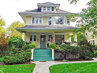 216 N Ridgeland Ave, Oak Park, IL 60302