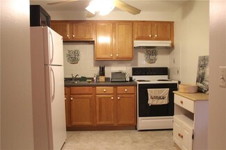 510 Child St Unit 305B, Warren, RI 02885