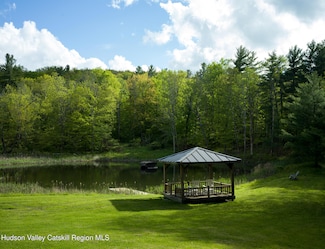 35 Jilroy Ln, Spencertown, NY 12165