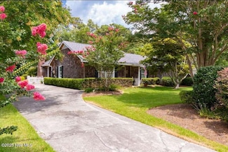 4108 Plantation Rd, Morehead City, NC 28557