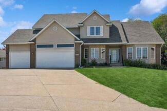 6716 Star View St, Des Moines, IA 50320