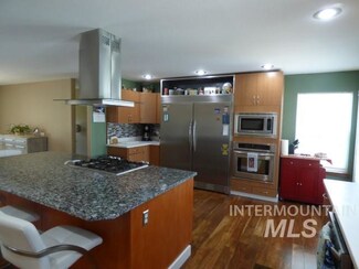 411 4th St, Asotin, WA 99402