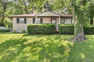 118 Hillcrest Dr, Glen Carbon, IL 62034
