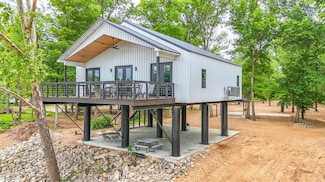 1300 River Valley Rd, Doniphan, MO 63935