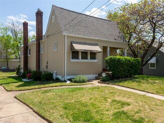 3200 Edgar Ave, Saint Louis, MO 63143