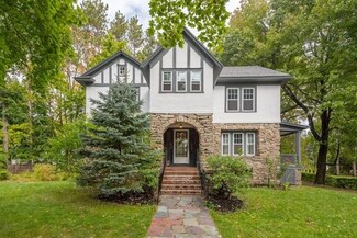 43 Creswell Rd, Worcester, MA 01602