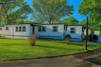 37 Hubbard Ave Unit 85, Riverhead, NY 11901