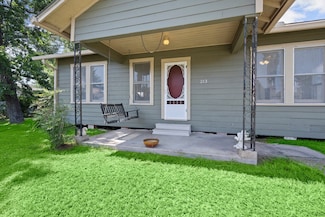 213 E Feagin St, Livingston, TX 77351