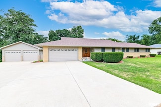 336 Hawthorne Cir, Creve Coeur, IL 61610
