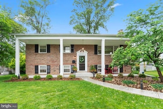 8337 Stockade Dr, Alexandria, VA 22308