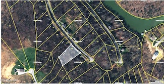 - Eagles Cove Pkwy, Maynardville, TN 37807