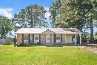 1115 W Pope St, Benson, NC 27504