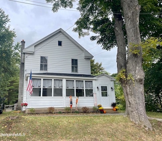 20 Mcarthur St, Pittsfield, MA 01201