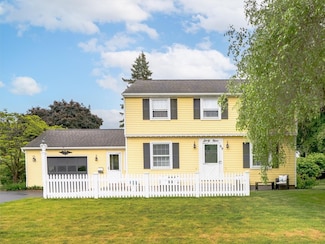 69 Seaford Dr, Rochester, NY 14617