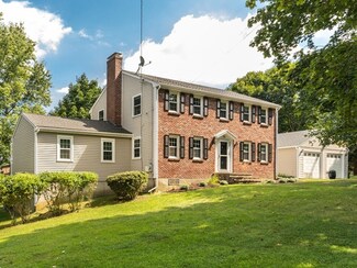 4 Daniels Rd, Wenham, MA 01984