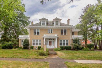 131 Woodland Dr, Huntington, WV 25705