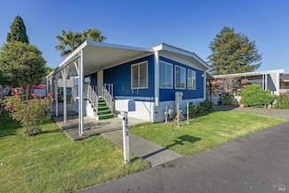 252 Pear Ln, Santa Rosa, CA 95407