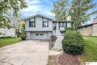 4701 Schroeder Dr, Omaha, NE 68157