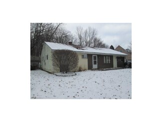2324 Buckeye Cir, Youngstown, OH 44502