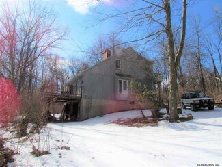 9 Howard Dr, Copake, NY 12516