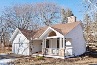 21260 Minnetonka Blvd, Excelsior, MN 55331
