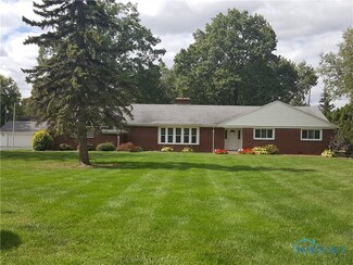 1024 Meadowview Ln, Northwood, OH 43619