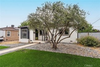 6557 Clybourn Ave, North Hollywood, CA 91606