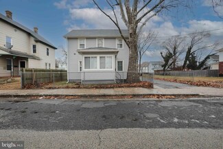 15 W Adams St, Paulsboro, NJ 08066