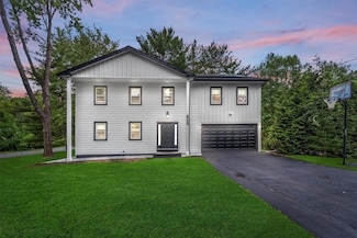 1850 Brookdale St, Yorktown Heights, NY 10598