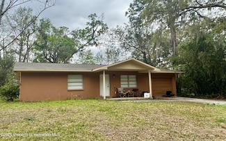 619 Iris St, Brooksville, FL 34601