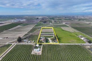 12646 E Kamm Ave, Kingsburg, CA 93631
