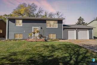 5301 S Holbrook Ave, Sioux Falls, SD 57106