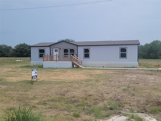 355 Largo St, Bonham, TX 75418