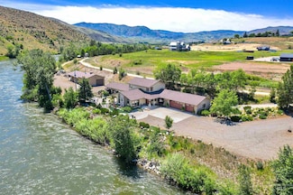 29 Rocky Rd, Horseshoe Bend, ID 83629