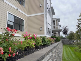 65 Pointe Place Unit 206, Dover, NH 03820